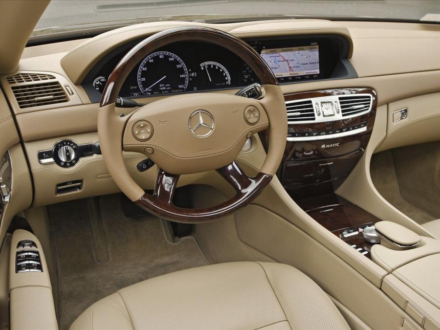  Mercedes-Benz CL550 4Matic 2009 года  (фото 16 из 26)